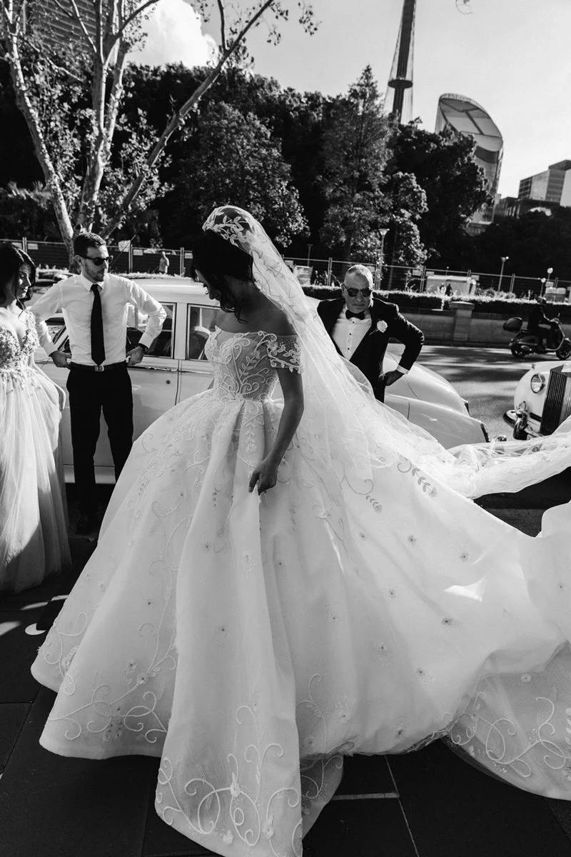 Ball Gown Off-the-shoulder Floor Length Tulle Applique Wedding Dress - Image 3