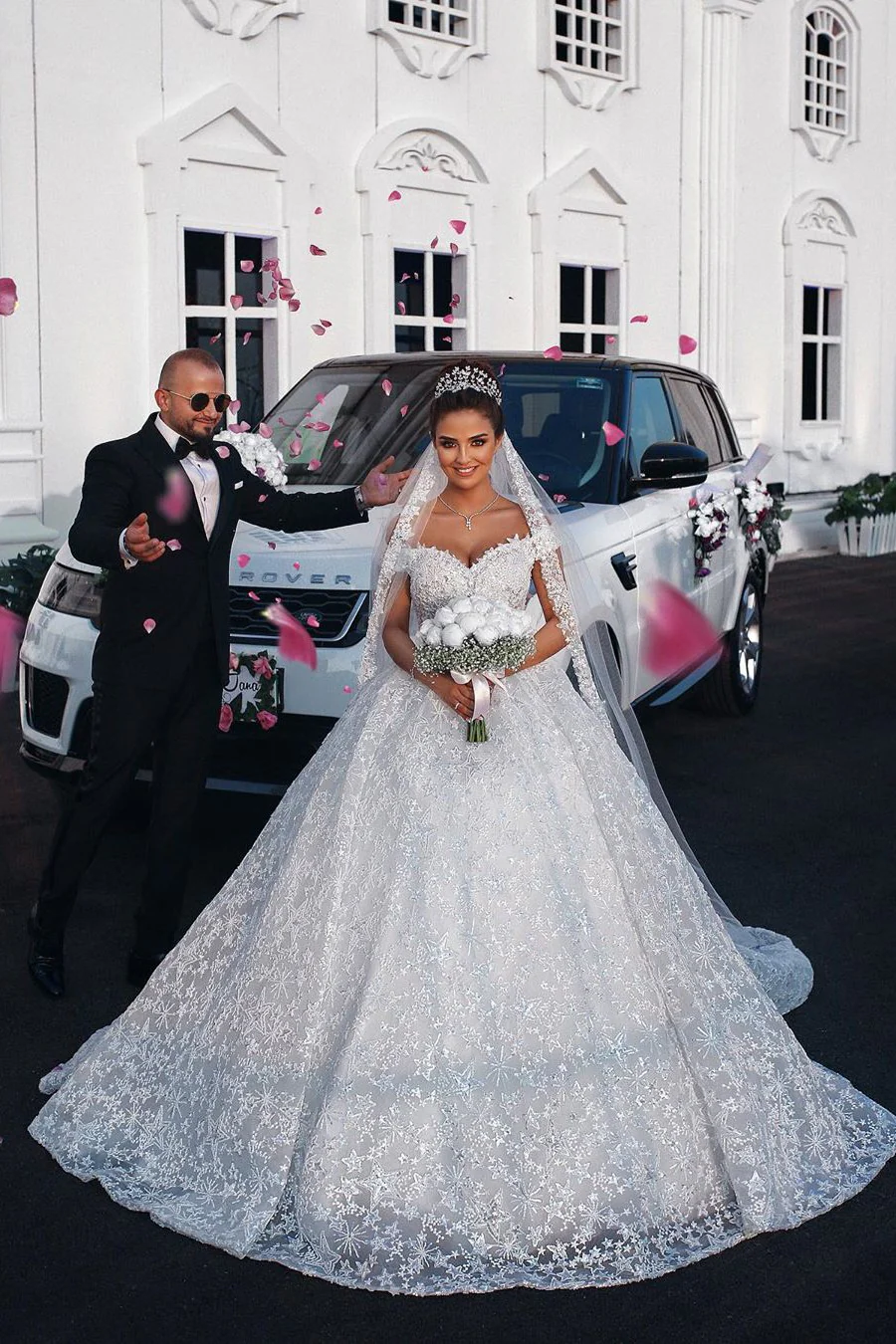Ball Gown Off-the-shoulder Floor Length Tulle Lace Applique Crochet Flower Wedding Dress - Image 2