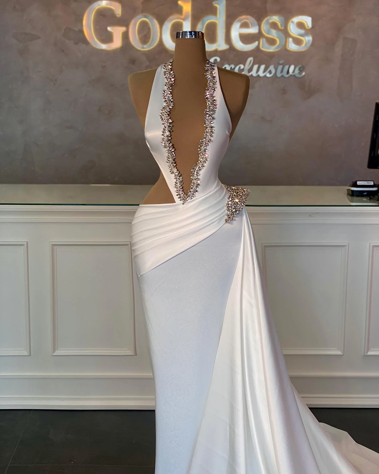Classic A-line Satin Sleeveless Halter Evening Gown Long - Image 2