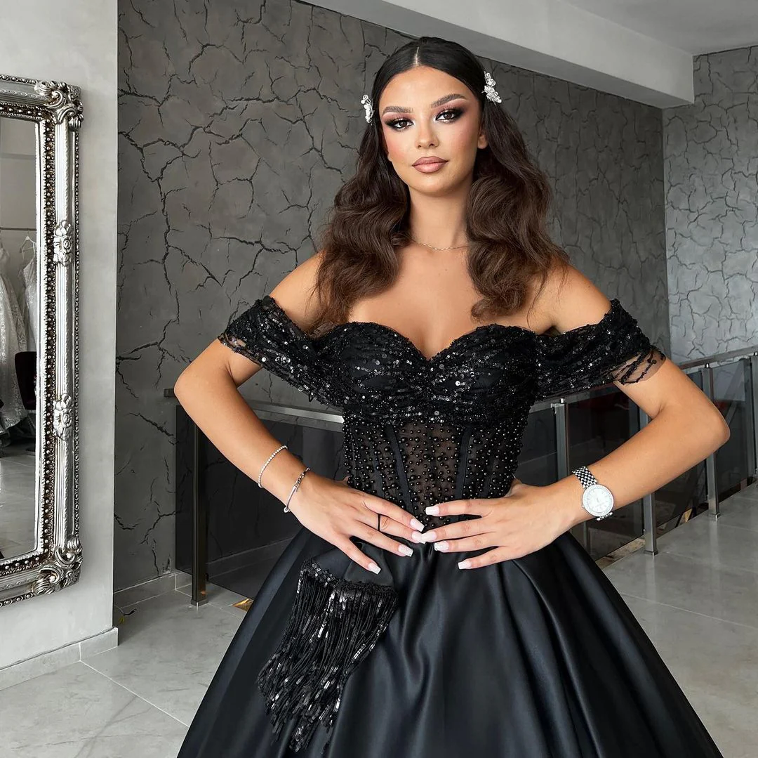 Elegant Sweetheart Off-the-Shoulder Black Prom Dresses with Beads - Image 3
