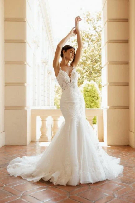 Fabulous Long Mermaid V-neck Spaghetti Straps Wedding Dresses with Lace - Image 3