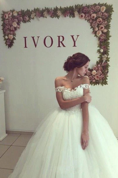Beautiful Off the Shoulder Tulle Chapel Train Ball Gown Wedding Dresses - Image 2