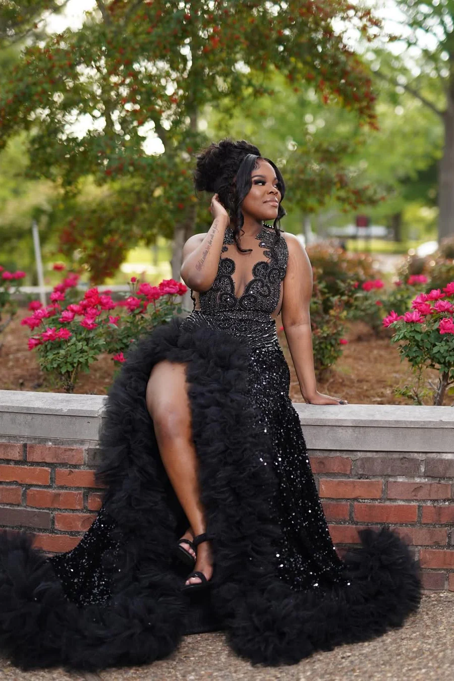 Black Keyhole Feathers High Split Mermaid Sequin Prom Dresses - Image 3