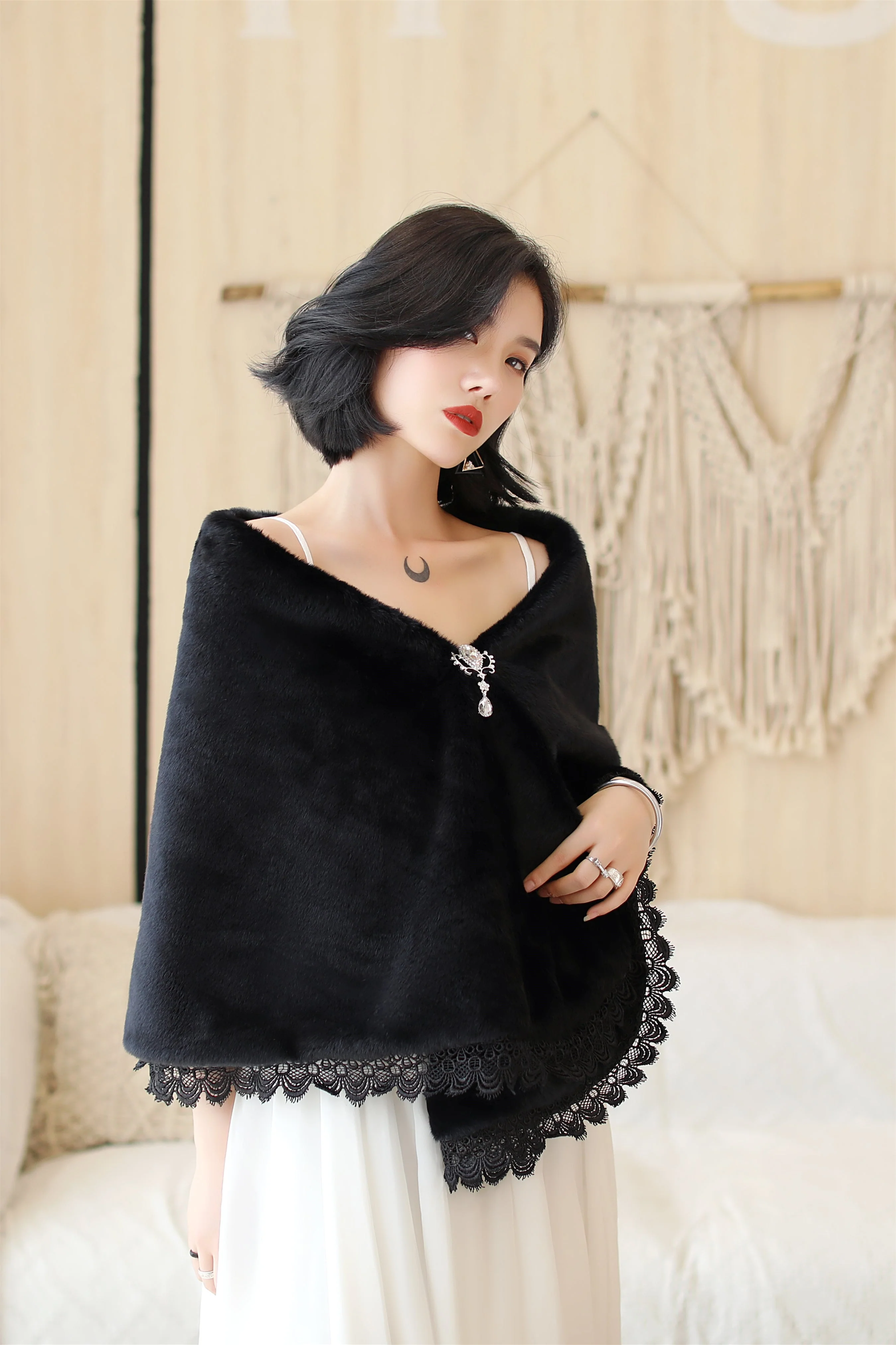 Black Lace-Trimmed Wedding Gown Shawl - Image 4