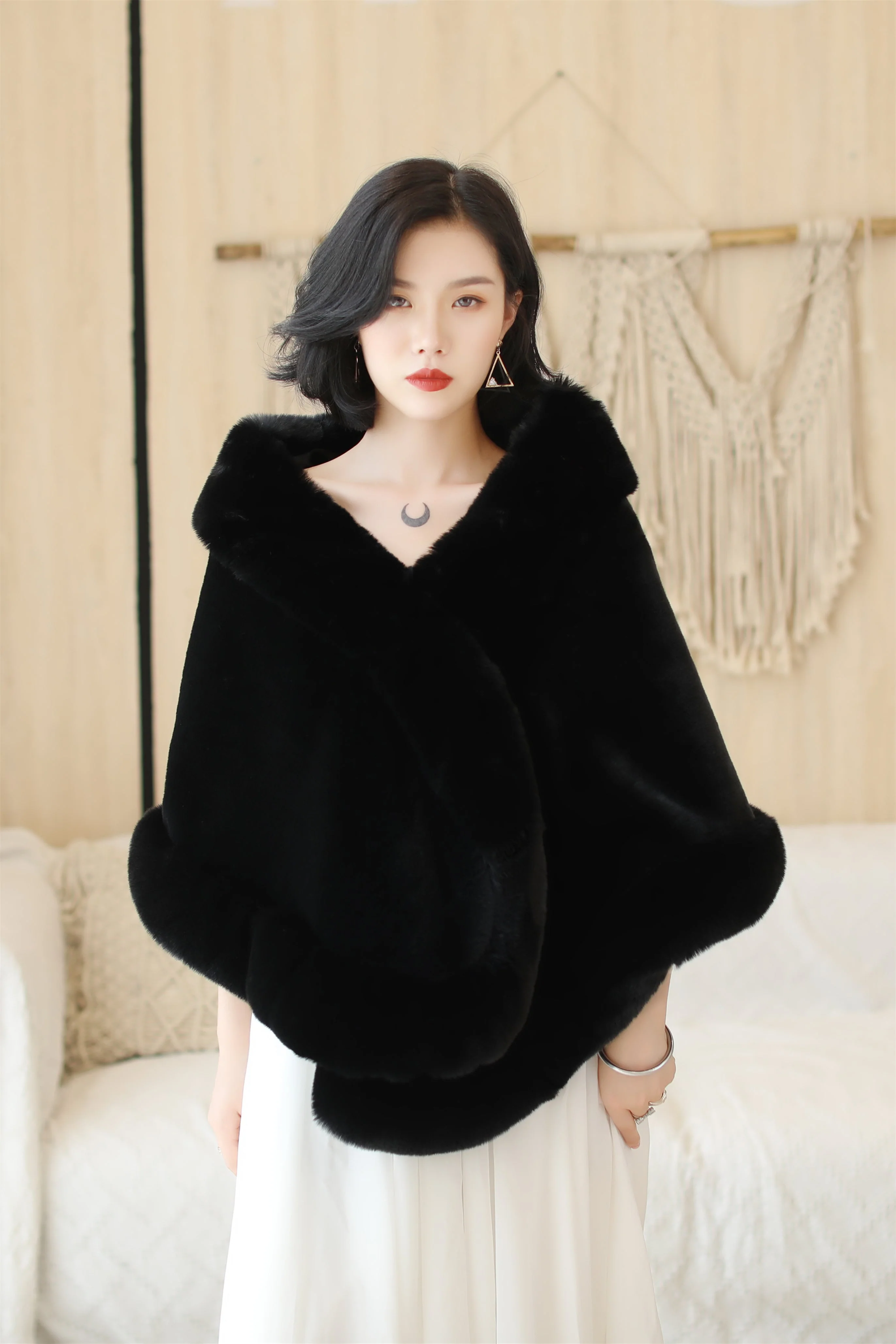 Black Mink Cashmere Rounded-Edge Wedding Shawl - Image 2