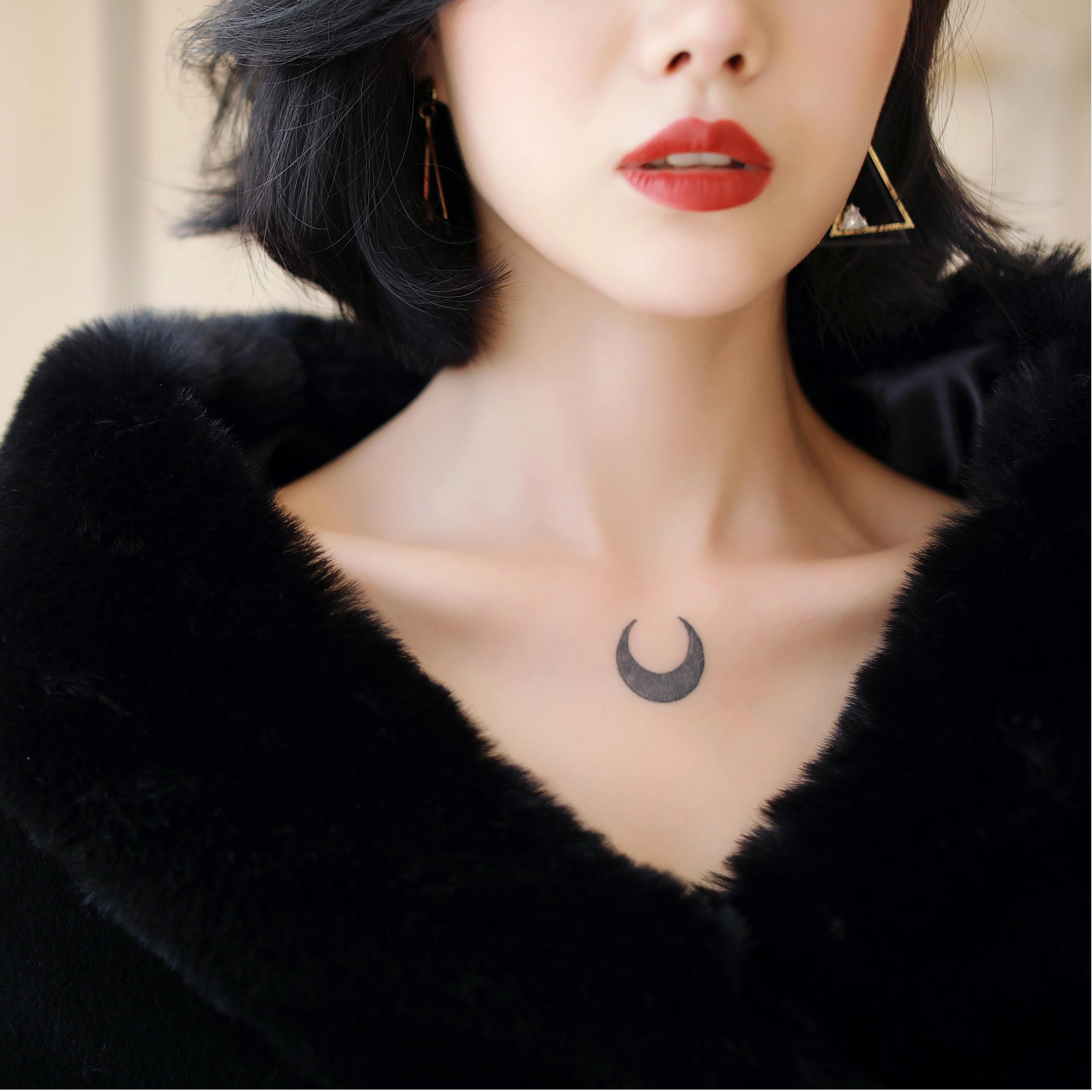 Black Mink Cashmere Rounded-Edge Wedding Shawl - Image 8