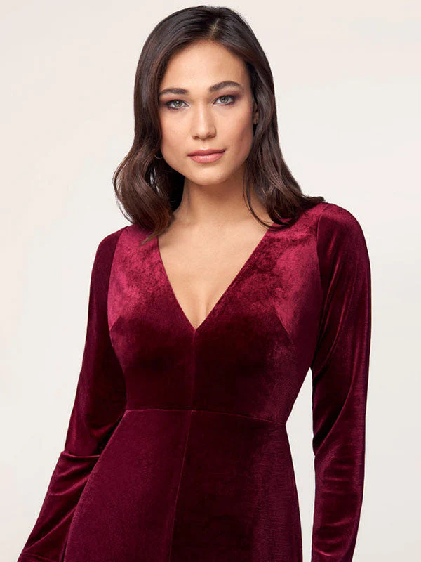 Stunning Burgundy Evening Dress Sheath Long Sleeve V-Neck Velour Social Party Dresses - Image 4