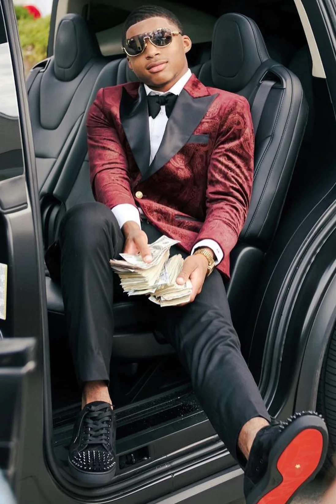 Burgundy Peaked Lapel Jacquard Prom Suit - Image 2