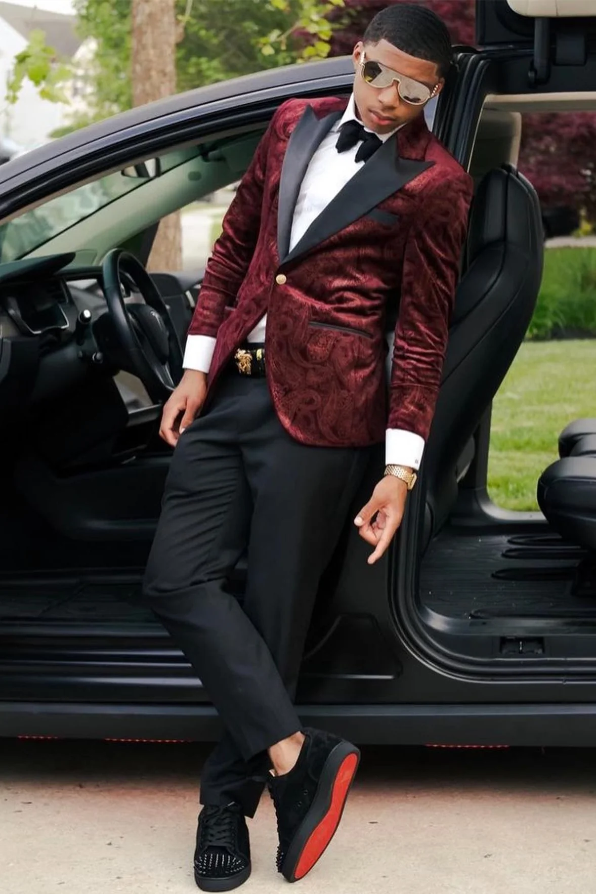 Burgundy Peaked Lapel Jacquard Prom Suit - Image 3