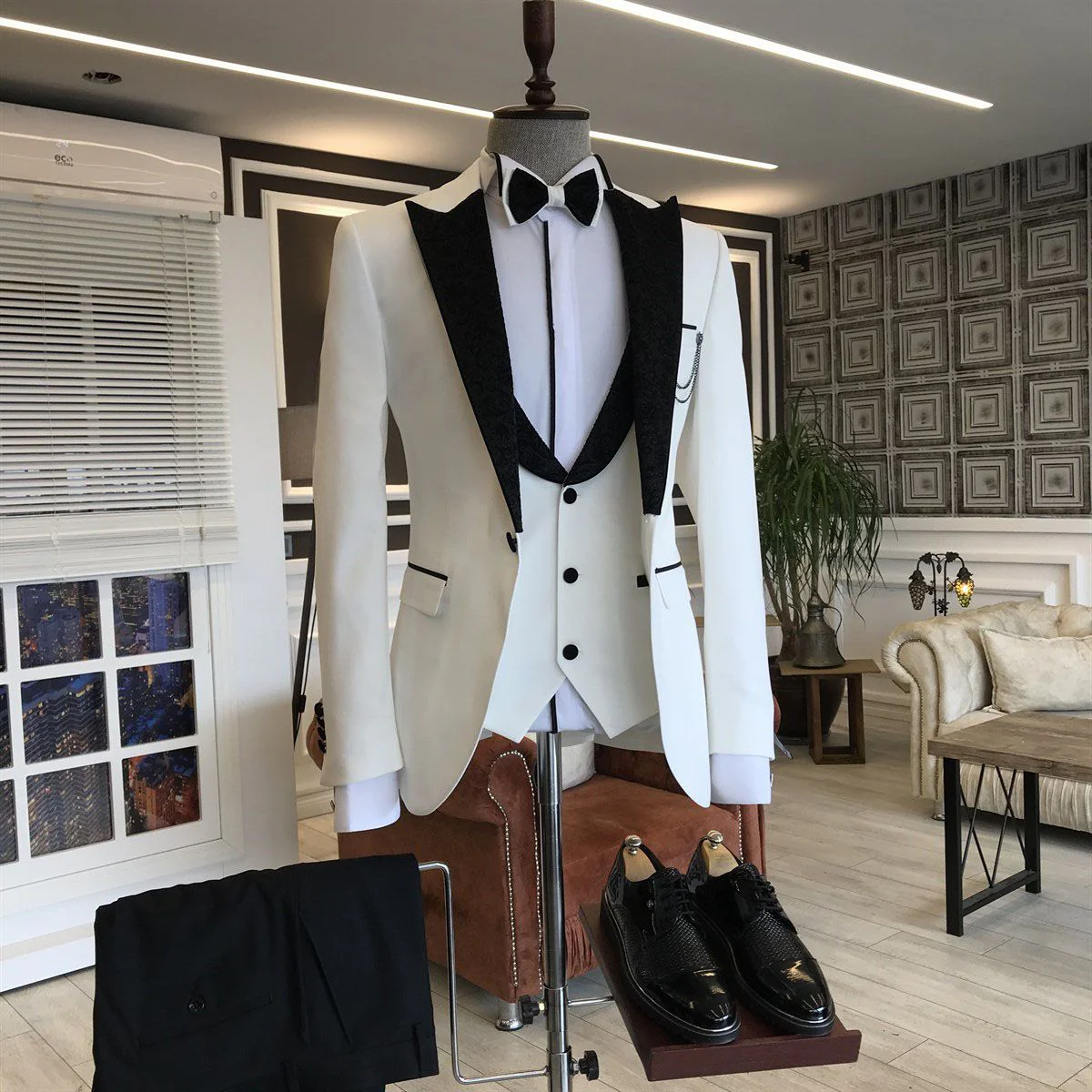 3-pieces White Men's Prom Suits mixed Black Peaked Lapel - Image 2