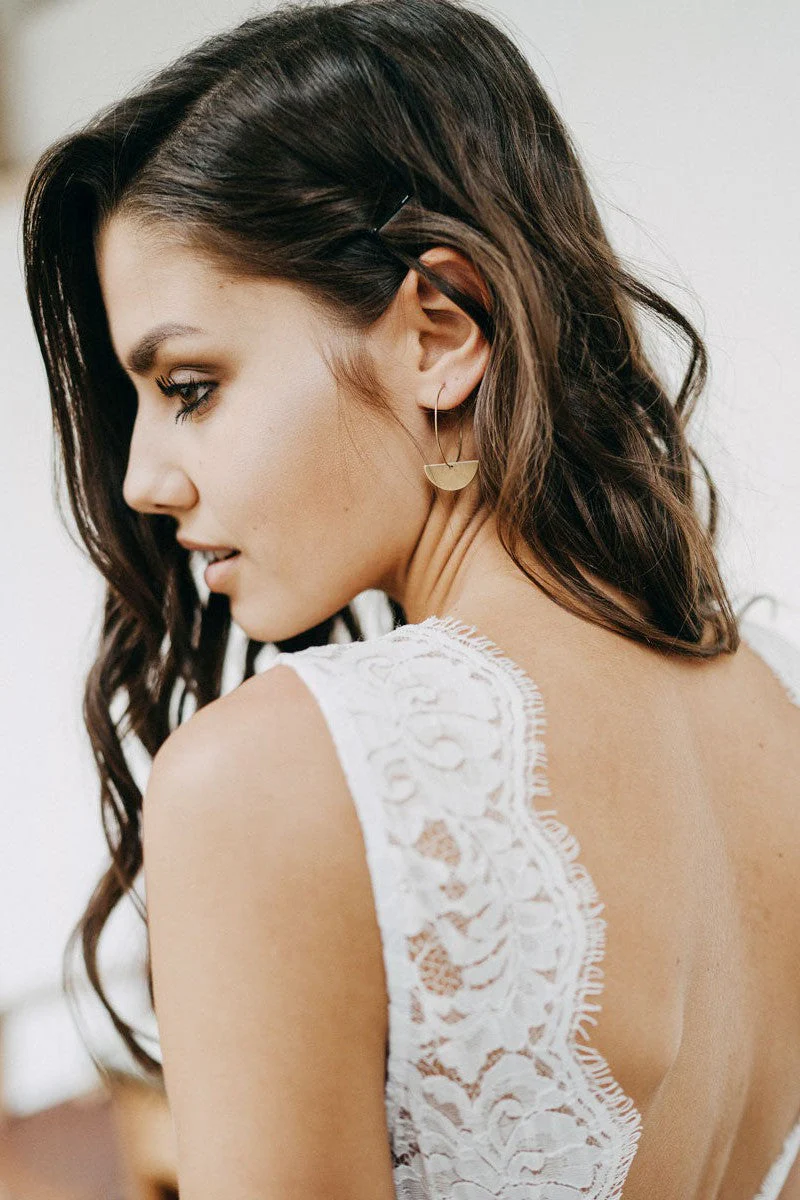Casual Wedding Dress Tulle A-line Chic V-Neck Sleeveless Lace Long Bridal Gowns - Image 6