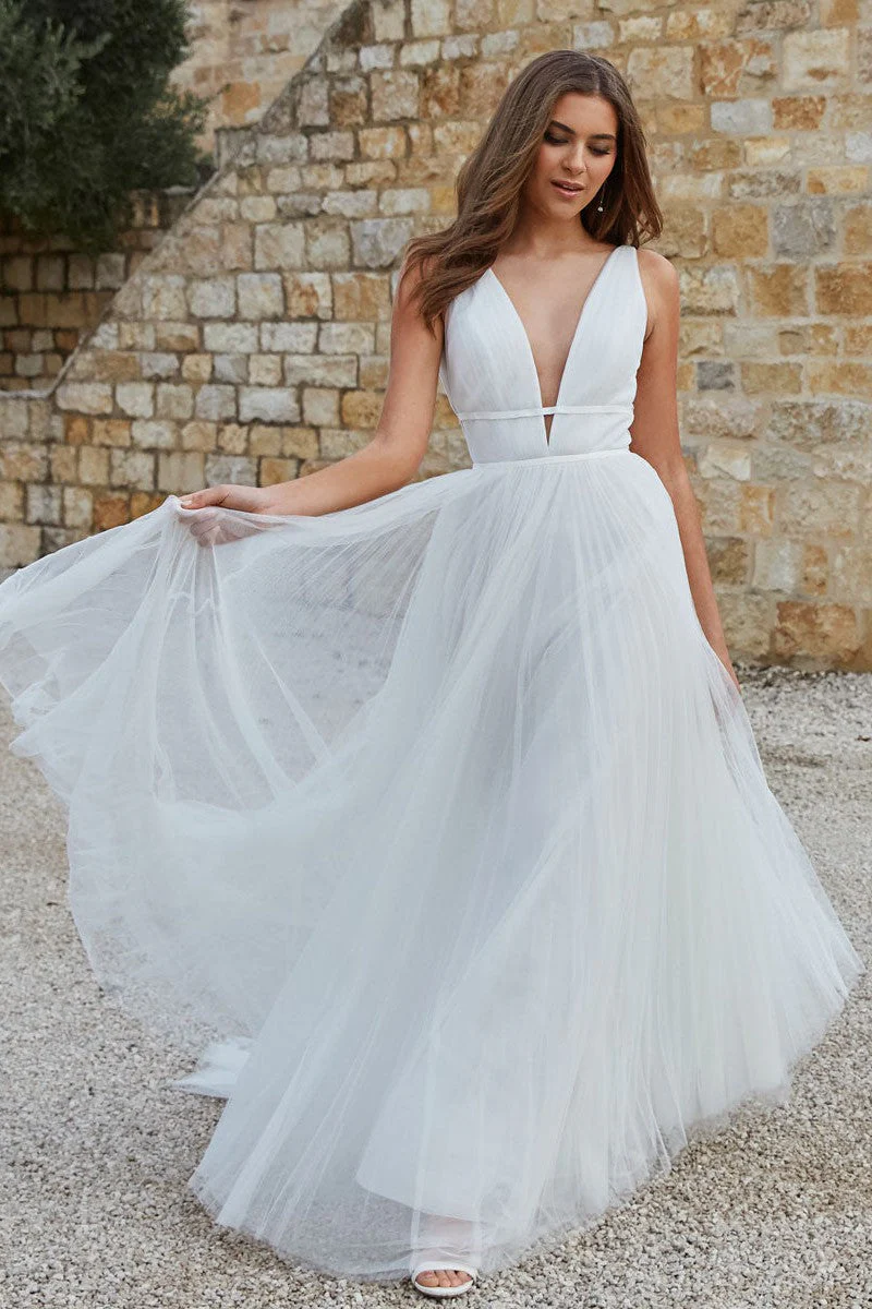Casual White Wedding Dress A-Line Chic V-Neck Sleeveless Long Pleated Tulle Bridal Gowns - Image 4