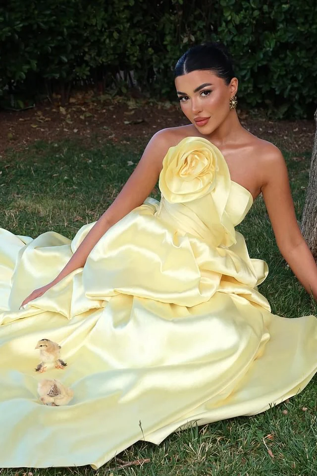 Charming Daffodil Strapless Satin Prom Dresses Sleeveless Hi-Lo With Pleats - Image 3