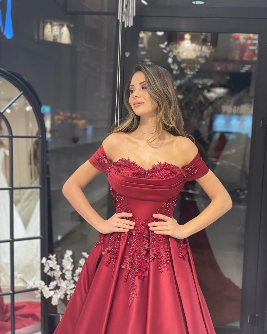 New Arrival Sweetheart Off-the-Shoulder Wedding Dress with Appliques - Image 2