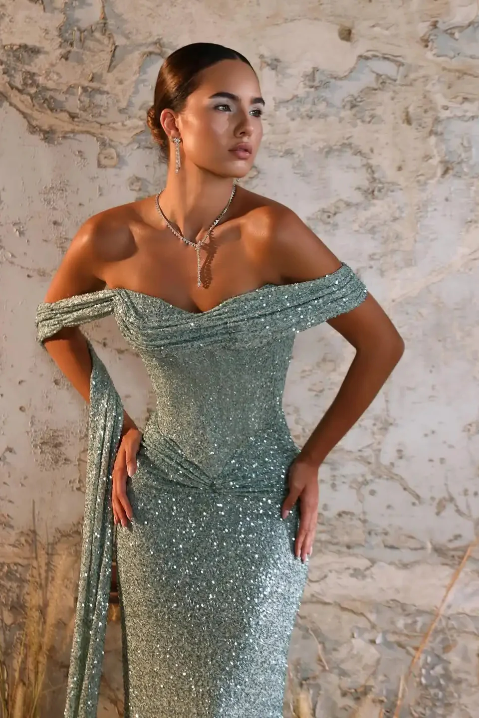 Charming Green Sweetheart One Shoulder Sequins Prom Dress Mermaid Sheath With Ruffle - Image 2