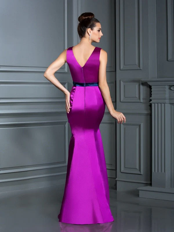 Mermaid Gorgeous V-neck Hand-Made Flower Sleeveless Long Bridesmaid Dresses - Image 2