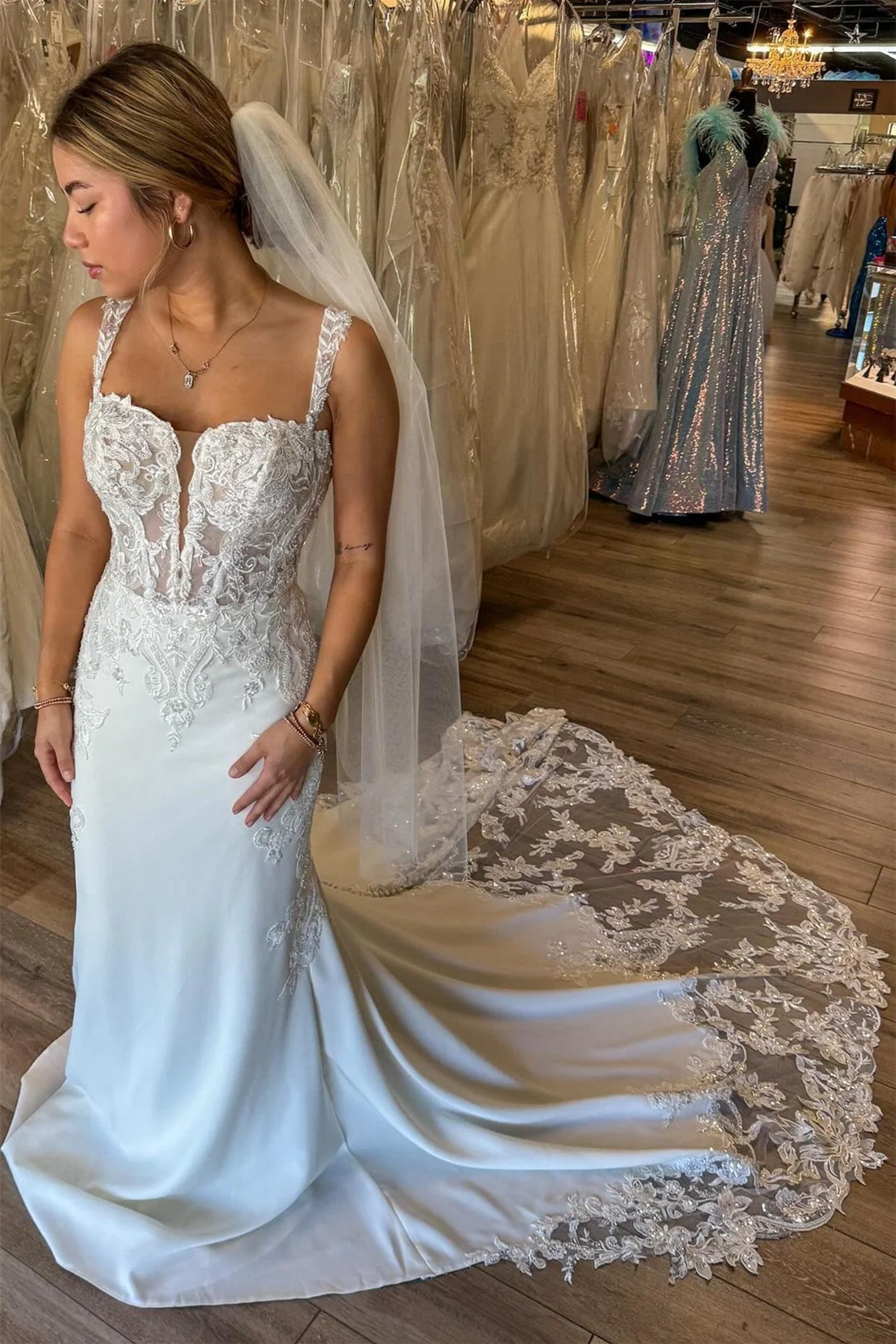 Charming Straps Sleeveless Satin Mermaid Wedding Dresses Appliques Lace Open Back With Buttons - Image 3