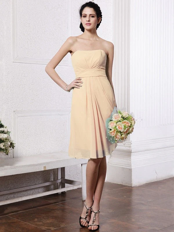 Charming Strapless Sleeveless Pleats Short Chiffon Bridesmaid Dresses - Image 4