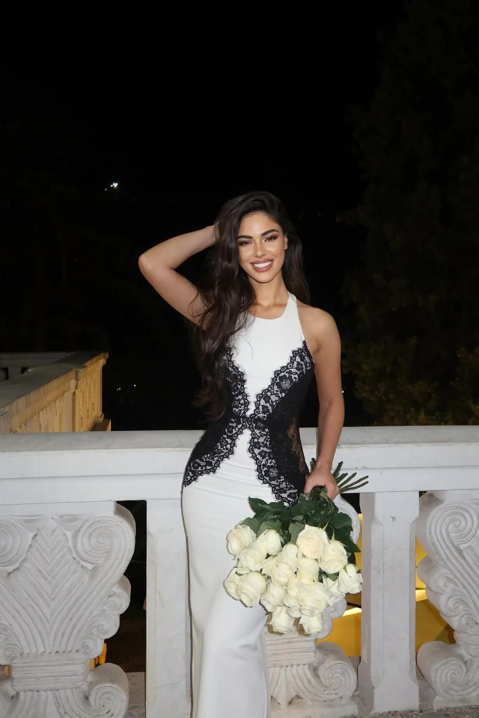 Charming White Black Halter Sleeveless Satin Prom Dresses Mermaid Column With Lace - Image 5