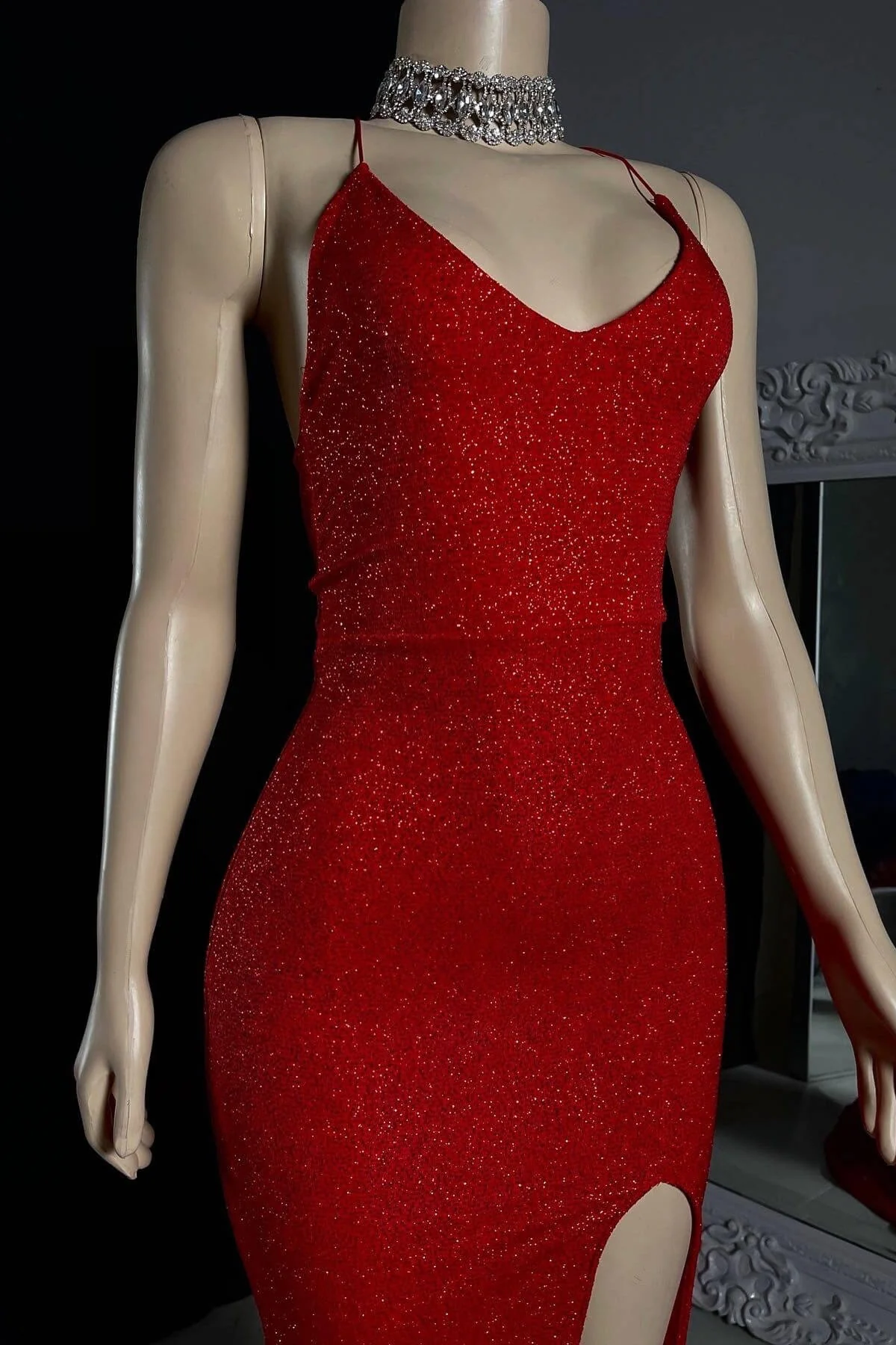Chic Burgundy Halter V-Neck Sleeveless Mermaid Prom Dresses High Split With Criss-Cross Back - Image 3