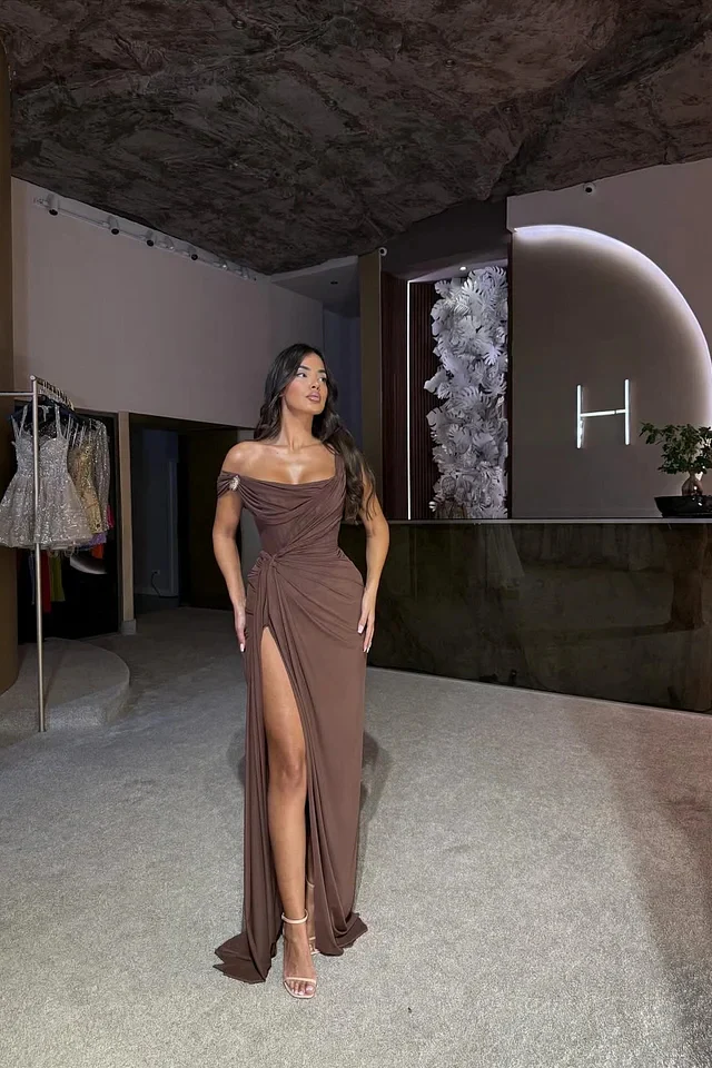 Chic Coffee Sweetheart Off-The-Shoulder Chiffon Mermaid Prom Dress Column With High Split - Image 2