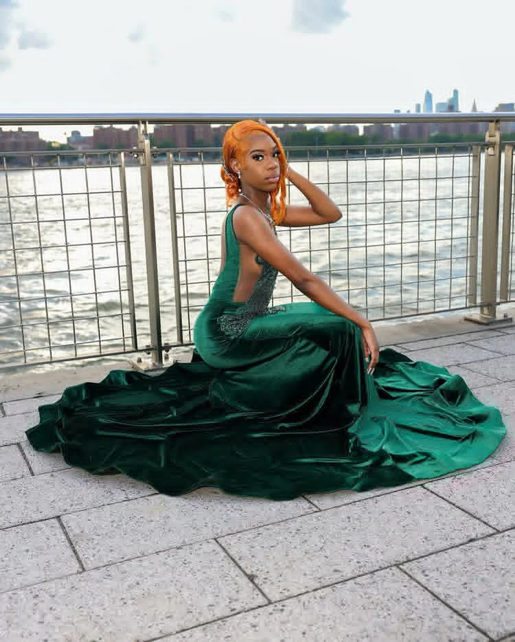 Chic Dark Green V-Neck Sleeveless Prom Dresses Mermaid Sheath With Beads - Image 2