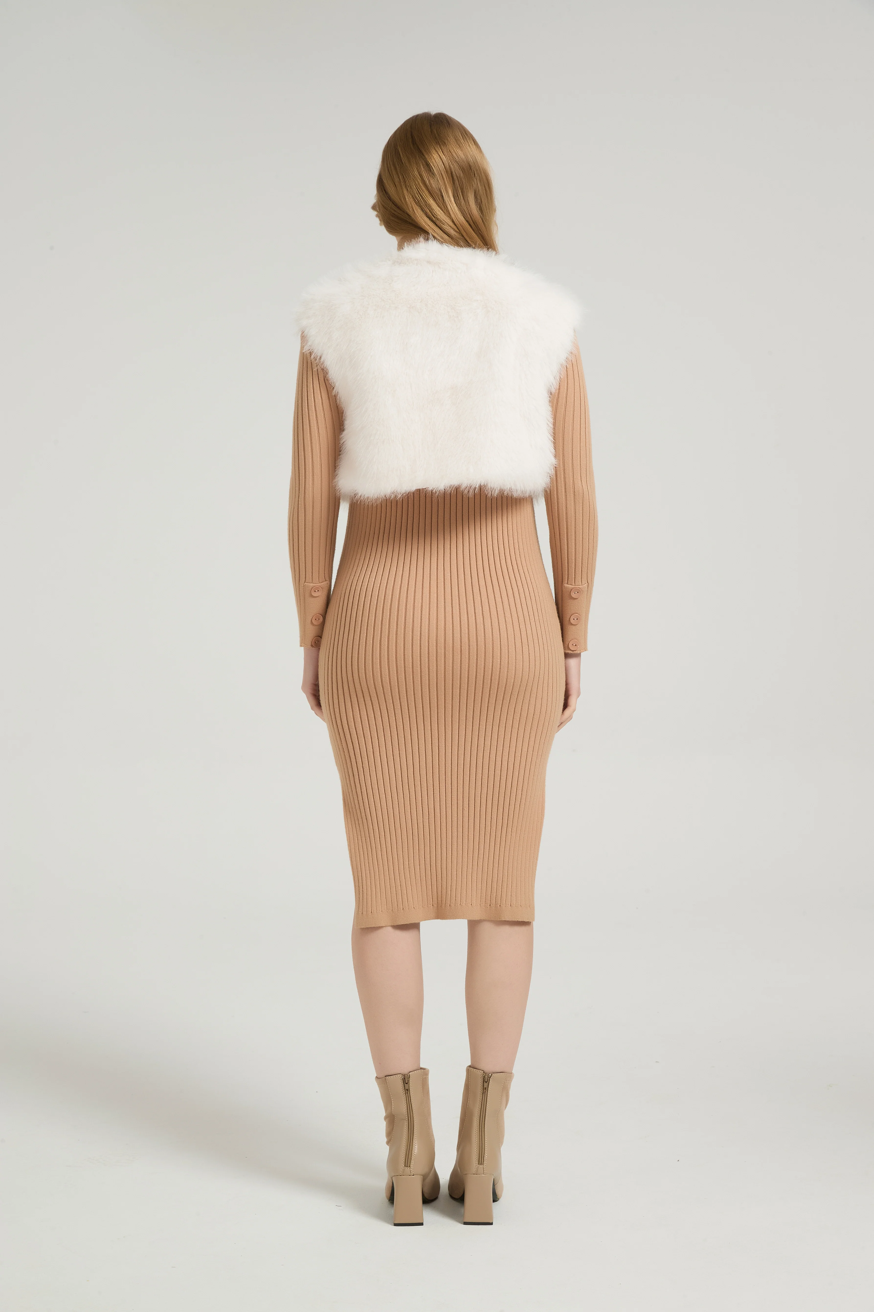 Chic Faux Fur Sleeveless Short Jacket Wedding Shawl - Image 12