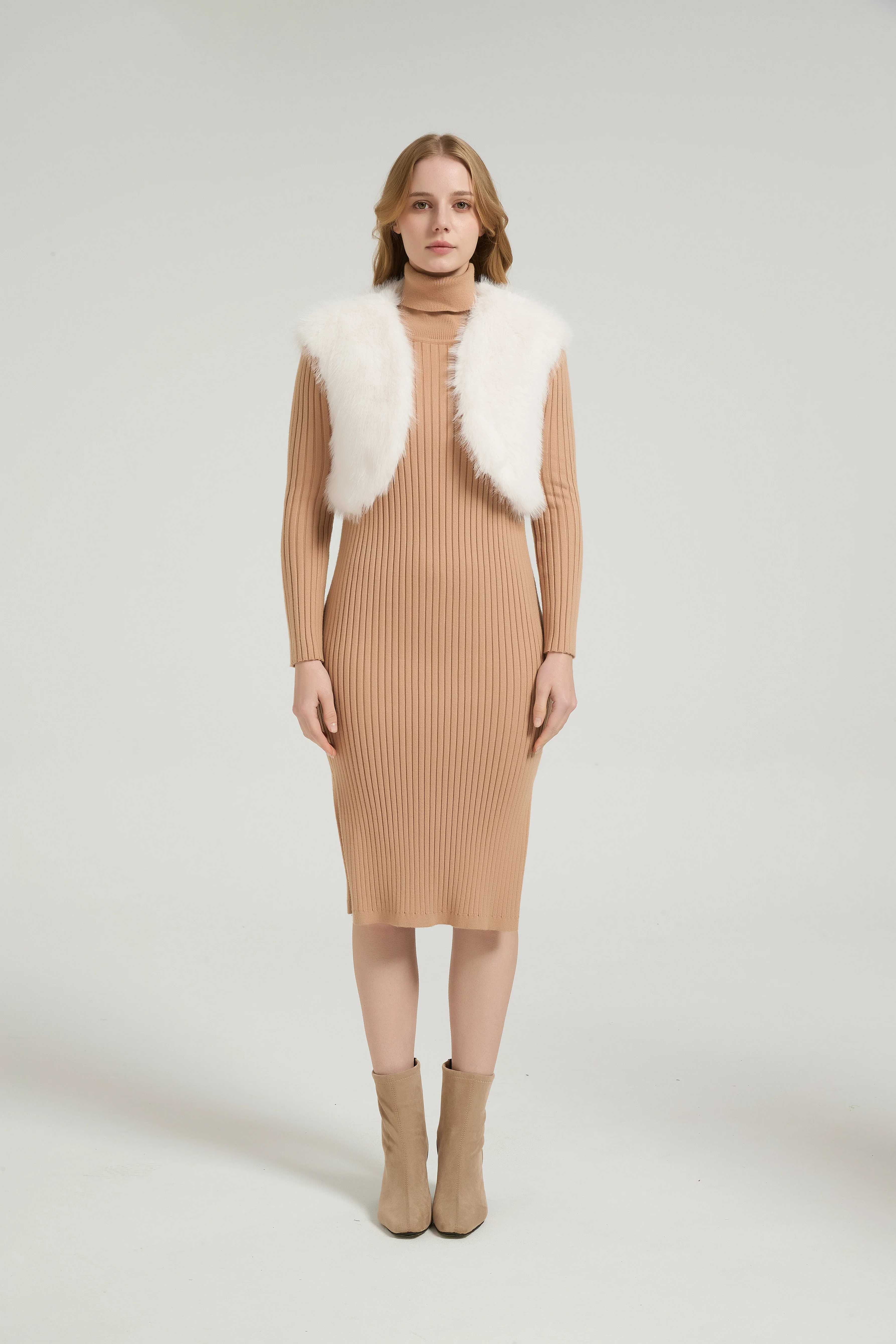 Chic Faux Fur Sleeveless Short Jacket Wedding Shawl - Image 2
