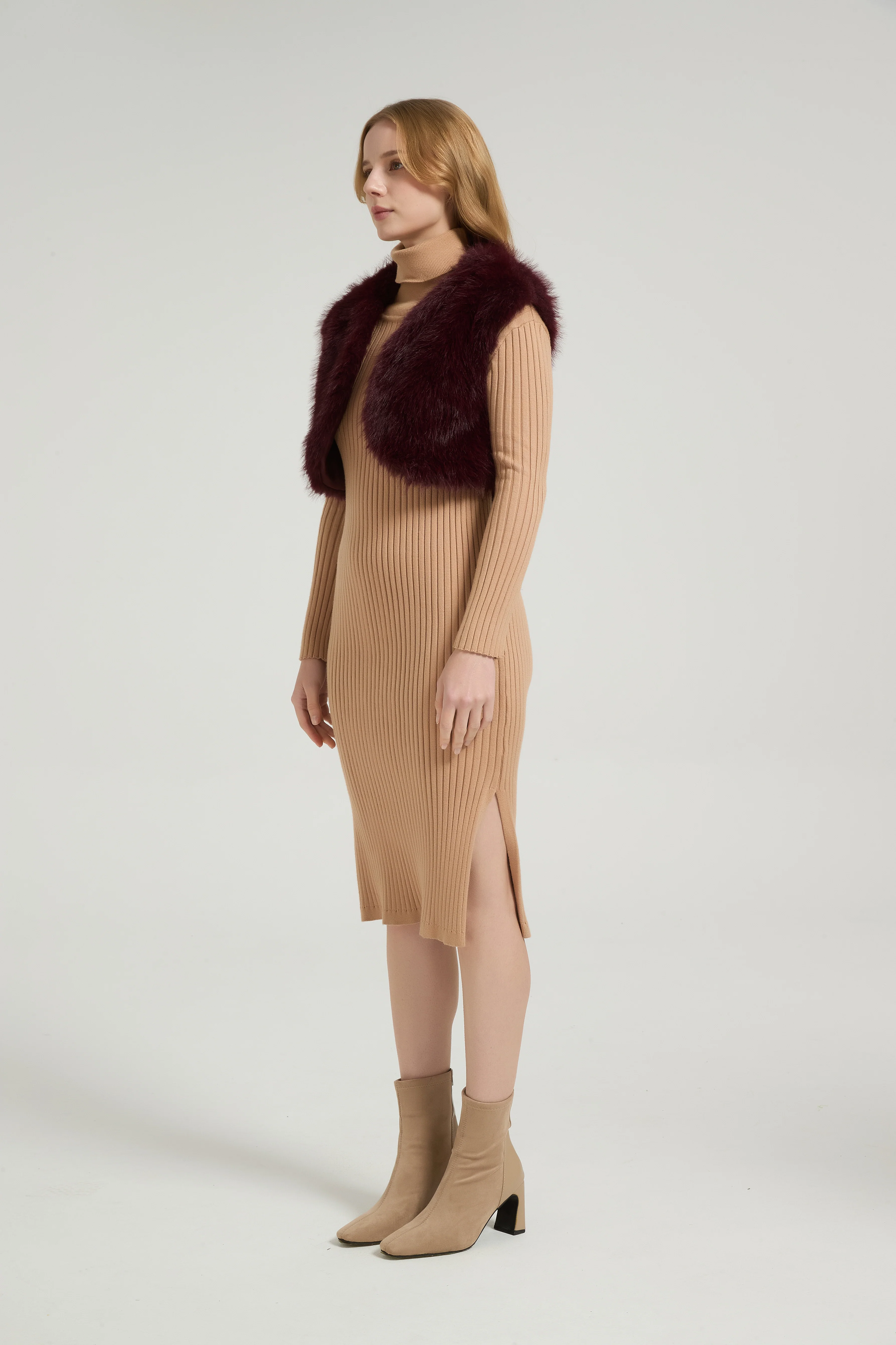 Chic Faux Fur Sleeveless Short Jacket Wedding Shawl - Image 4