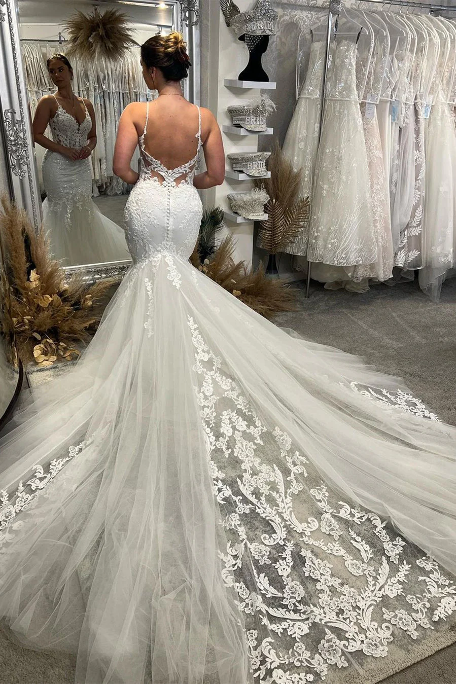 Elegant V-Neck Spaghetti Straps Sleeveless Mermaid Wedding Dress - Image 4