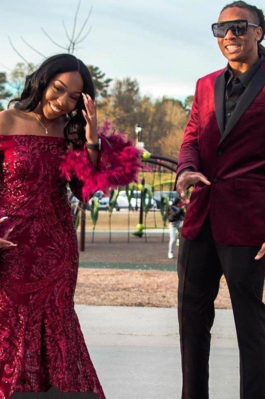 Chic Off-the-shoulder Burgundy Shining Sequined Long Prom Party Gowns with Fur - Image 4