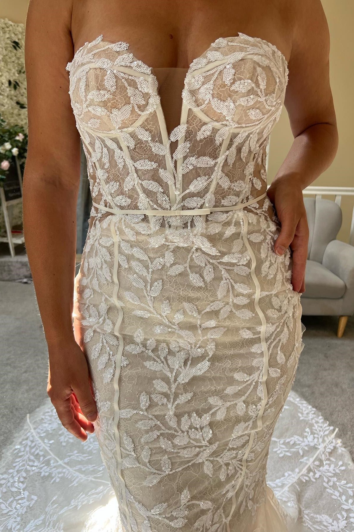 Chic Strapless Sweetheart Sleeveless Wedding Dresses Mermaid Sequins Lace Open Back Sheath On Sale - Image 3