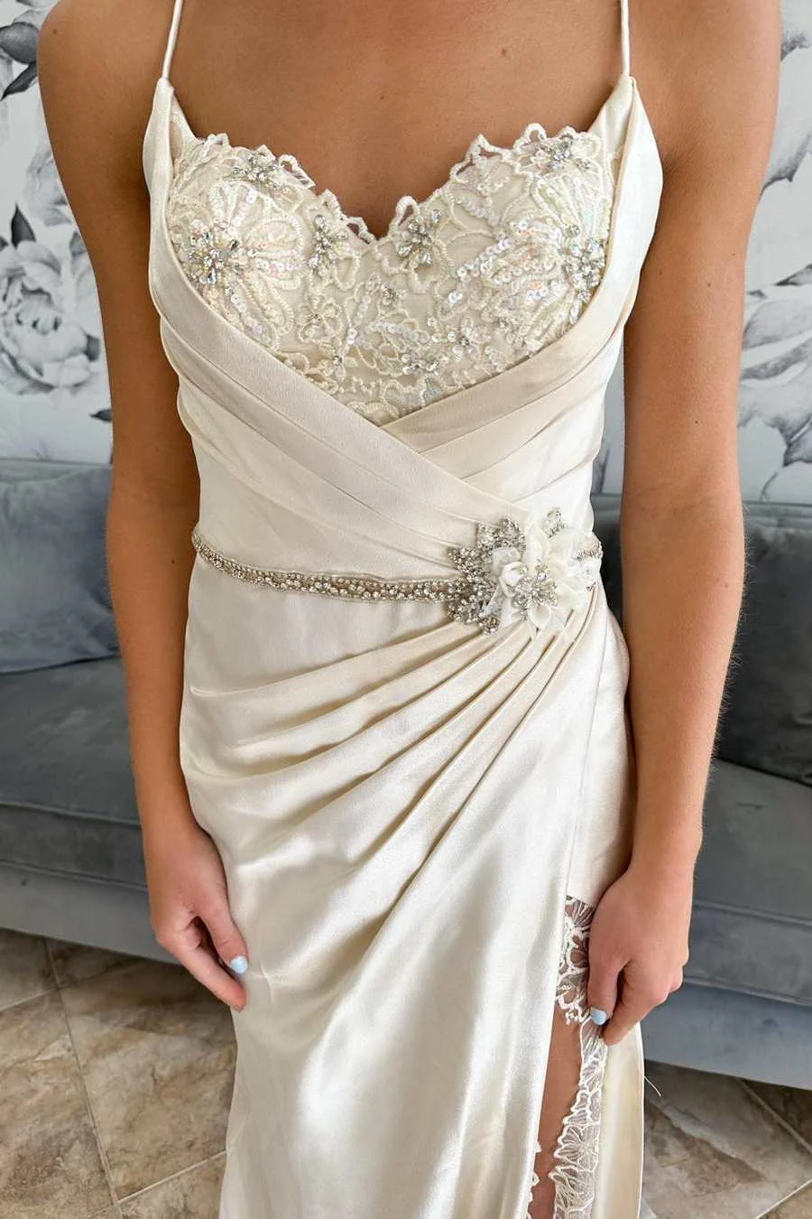 Chic Sweetheart Satin Spaghetti-Straps Sleeveless Wedding Dresses Sequins Lace-Up Back High Slit With Beads Flower - Image 4