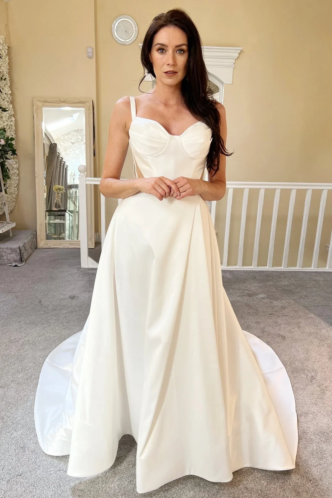 Chic Sweetheart Satin Straps Sleeveless Wedding Dresses High Slit A-Line With Buttons - Image 3