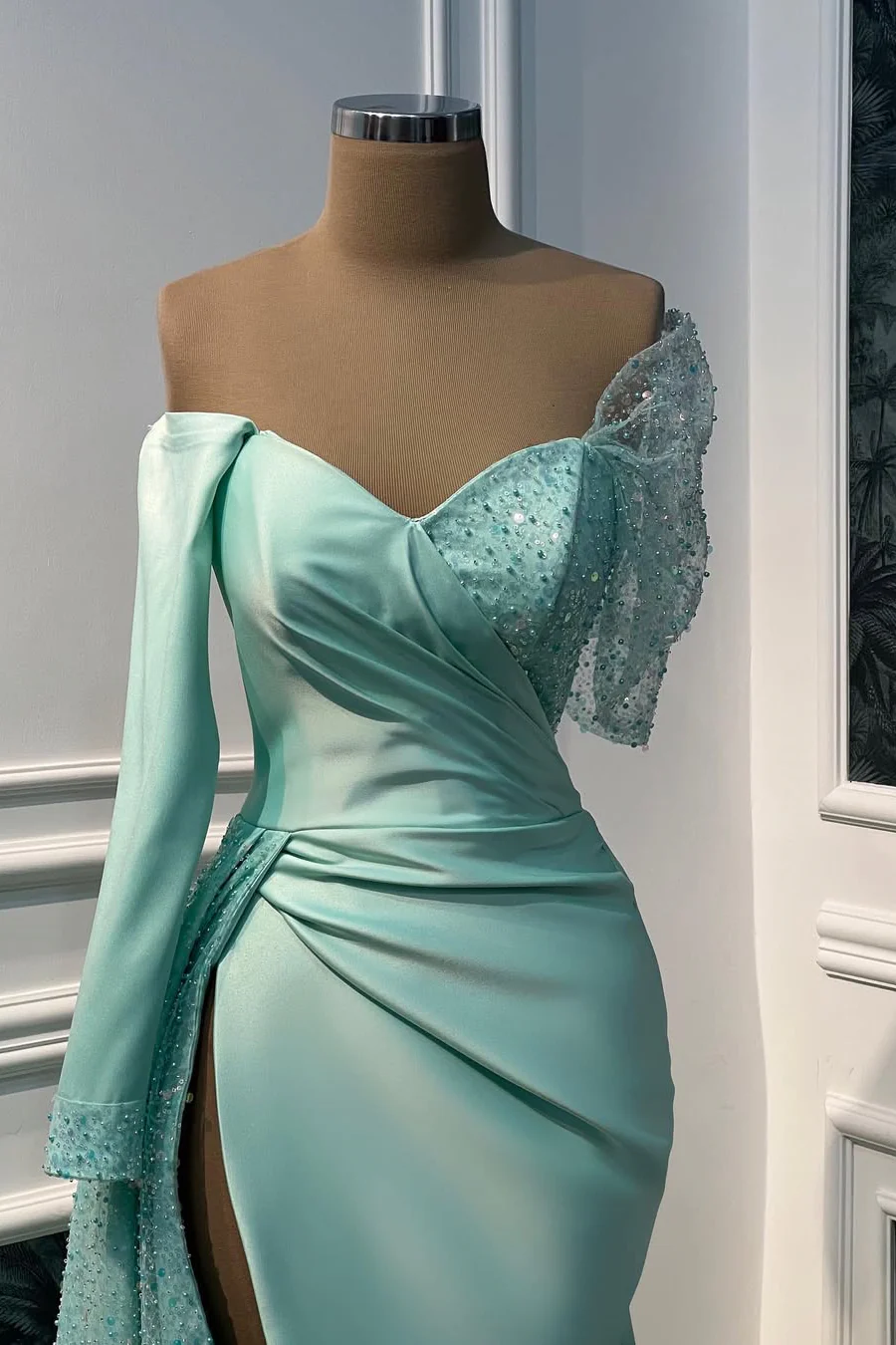 Chic Tiffany V-Neck Off-The-Shoulder Satin Sequins Prom Dresses Mermaid With High Split - Image 2