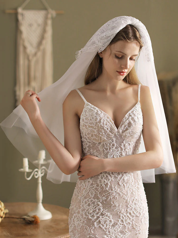 Classic Ivory Two-Tier Lace Tulle Cut Edge Wedding Veils - Image 3