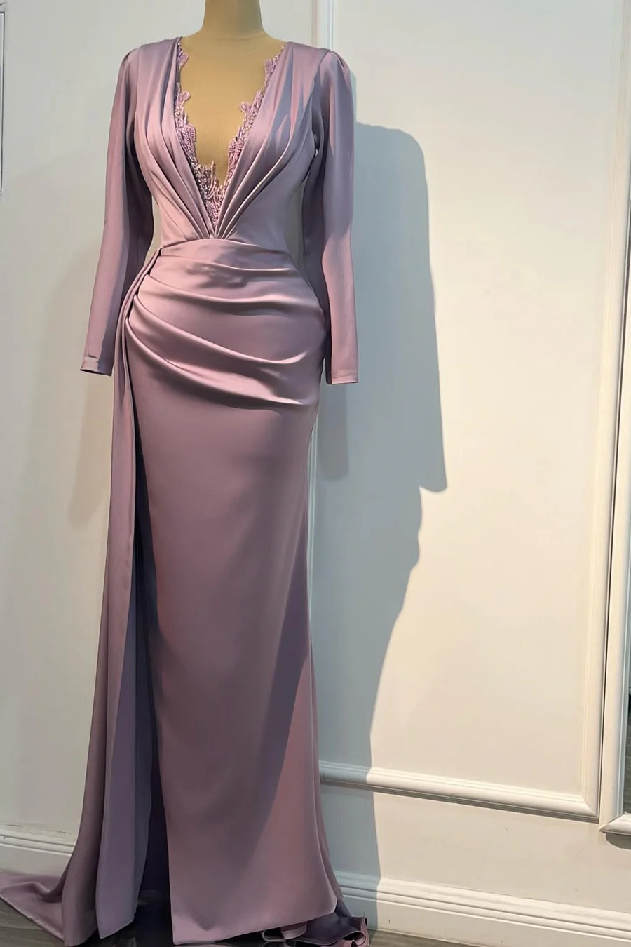 Classic Lilac V-Neck Long Sleeves Satin Prom Dresses Mermaid Column With Beads - Image 4