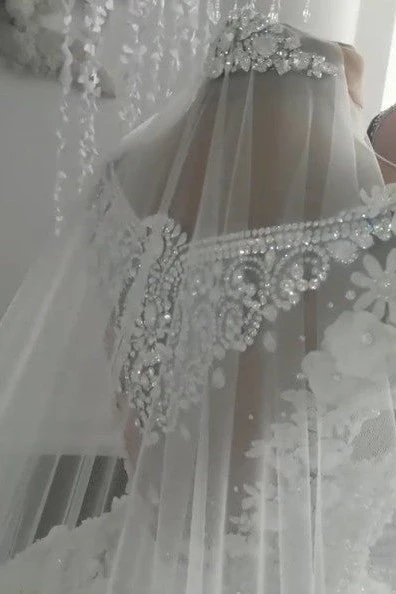 Classic Sleeveless Crystal Wedding Dresses Sheer Tulle Flowers Bridal Gowns with sparkle Beading - Image 4