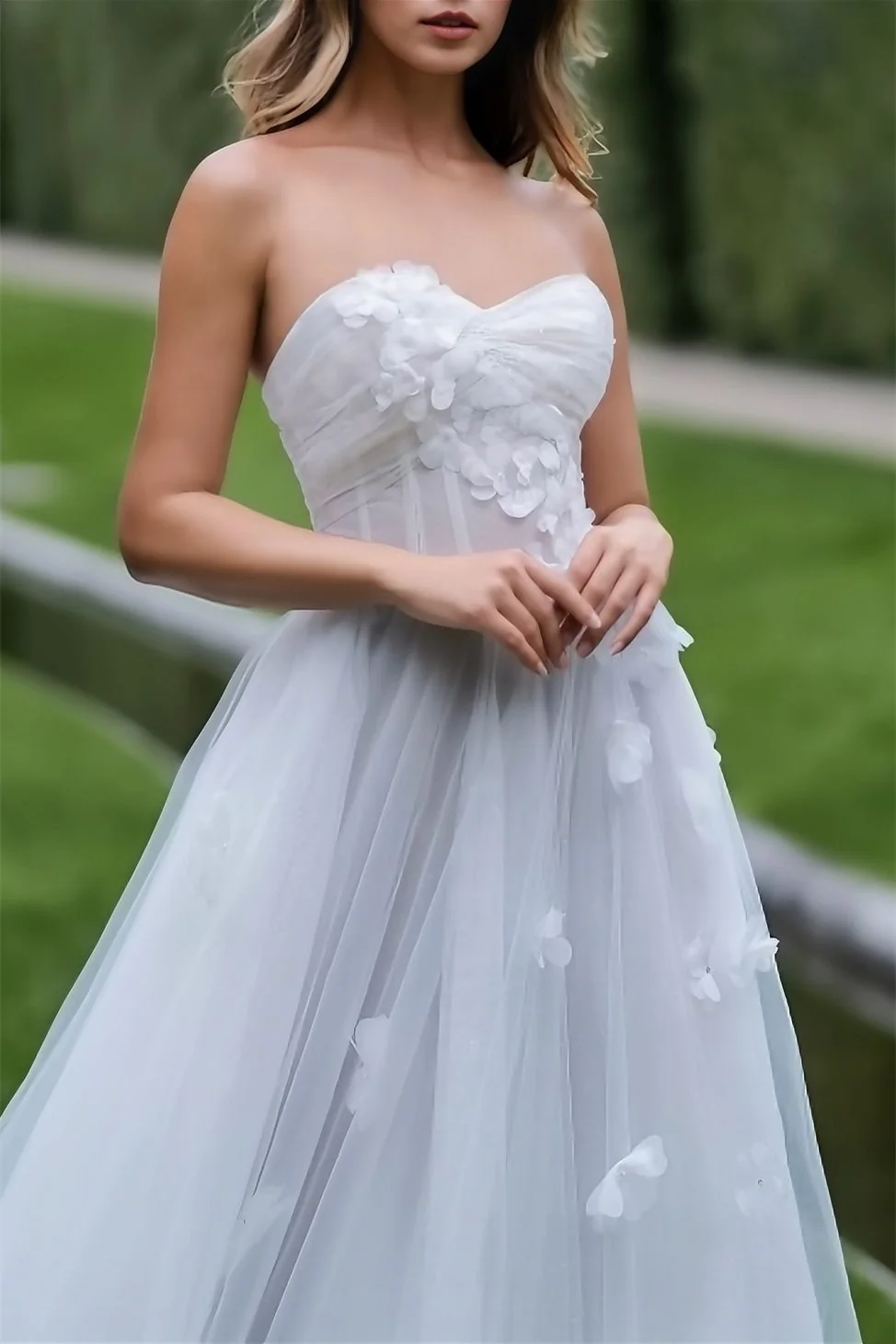 Classy Sweetheart Strapless Tulle Wedding Dresses Sleeveless A-Line With Flower - Image 3