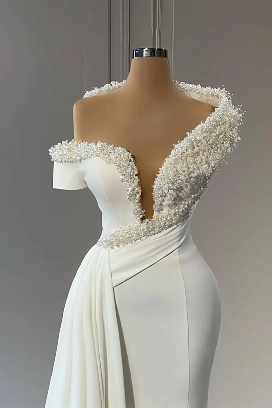 Chic V-neck Off-the-shoulder Beading Sleeveless Mermaid Bridal Dress - Image 2