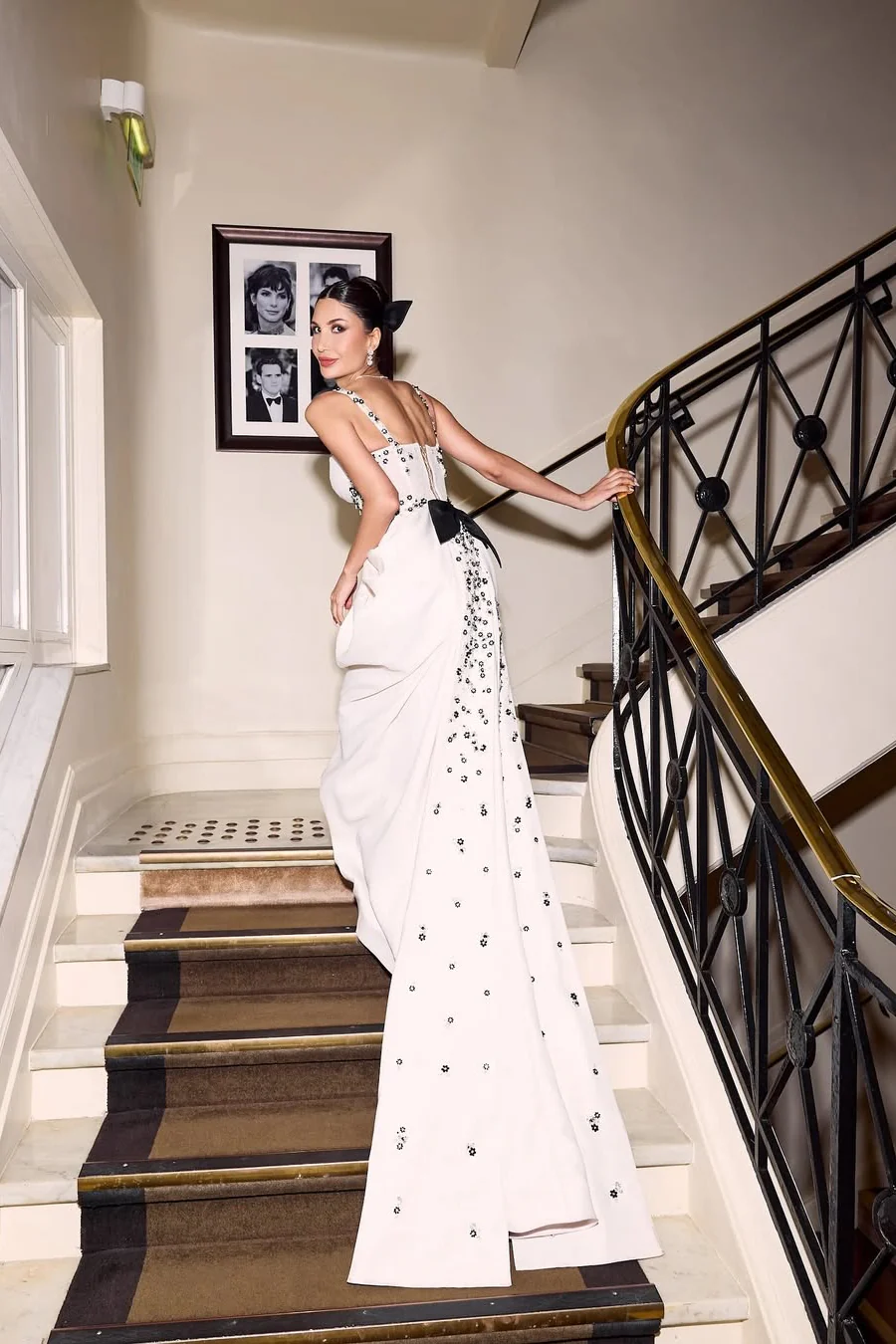 Classy White Square Spaghetti-Strap Satin Prom Dress Sleeveless With Beads - Image 2