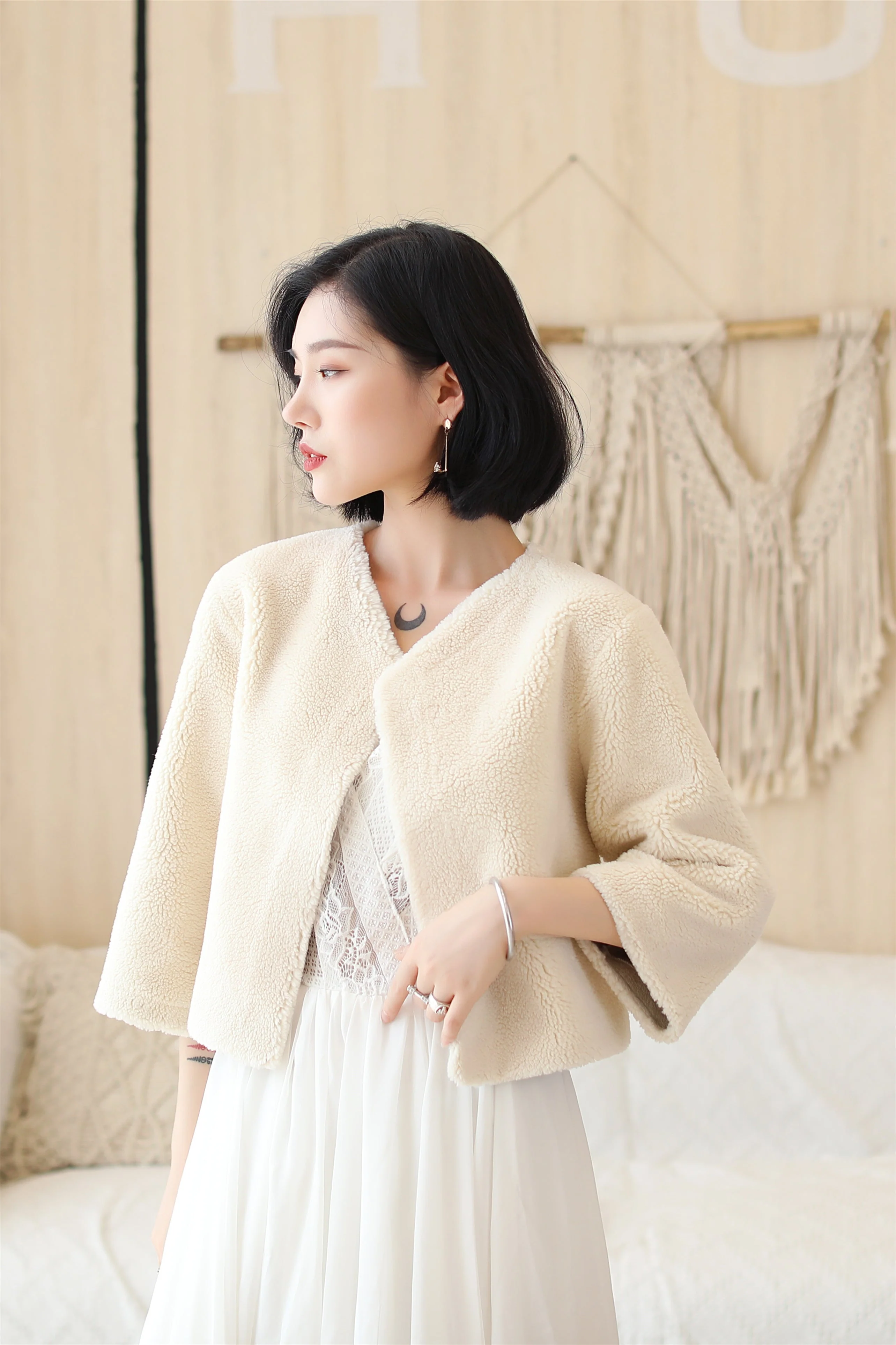 Cream White Faux Mink Fur Collarless Short Jacket & Wedding Shawl - Image 2