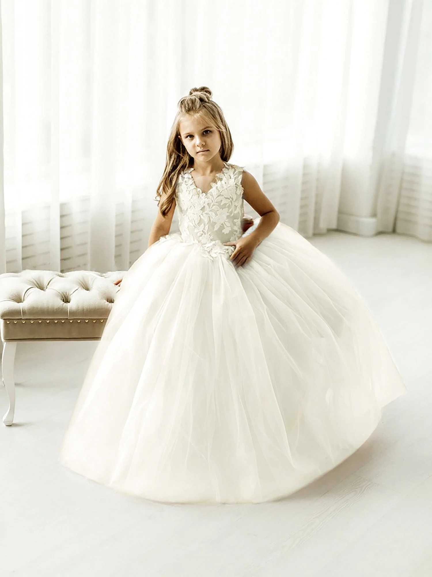 Lovely Puffy Sleeveless Flower Girl Dresses Lace Appliqued - Image 8