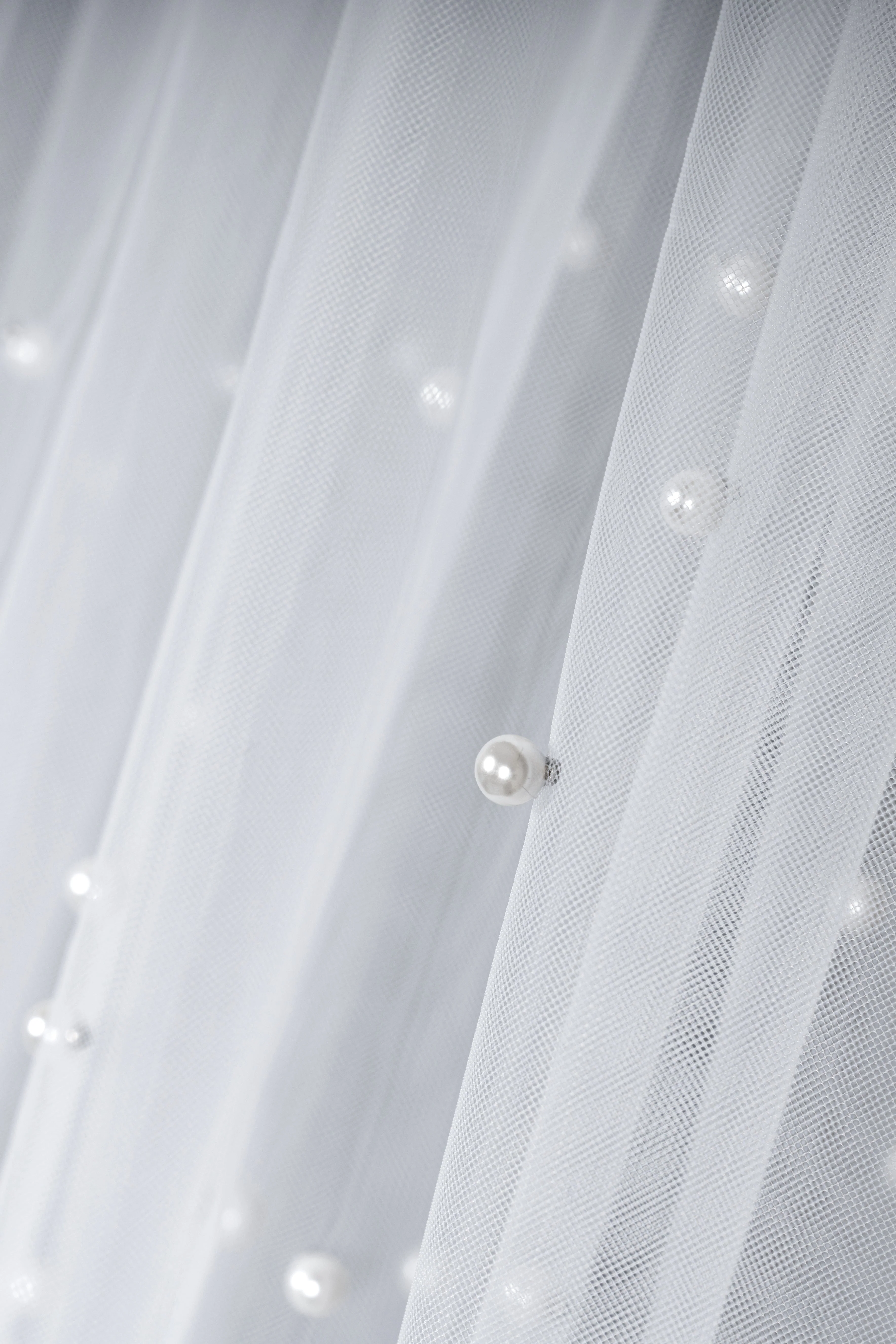 Cynthia Pretty Long Tulle With Pearls Wedding Veils - Image 2