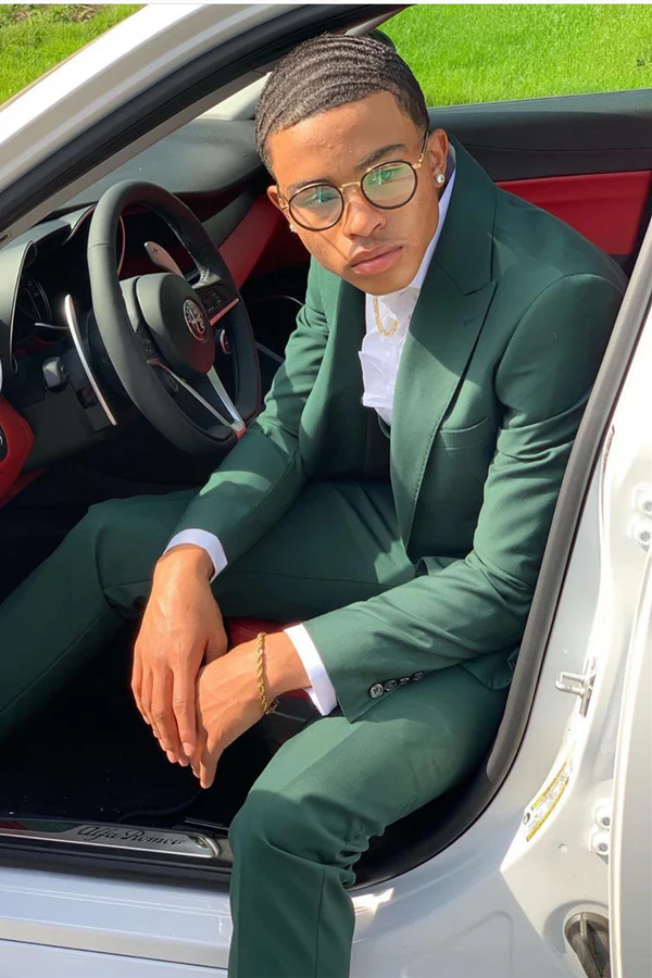 Dark Green Peaked Lapel 3-Piece Prom Suit with Flaps - Image 2