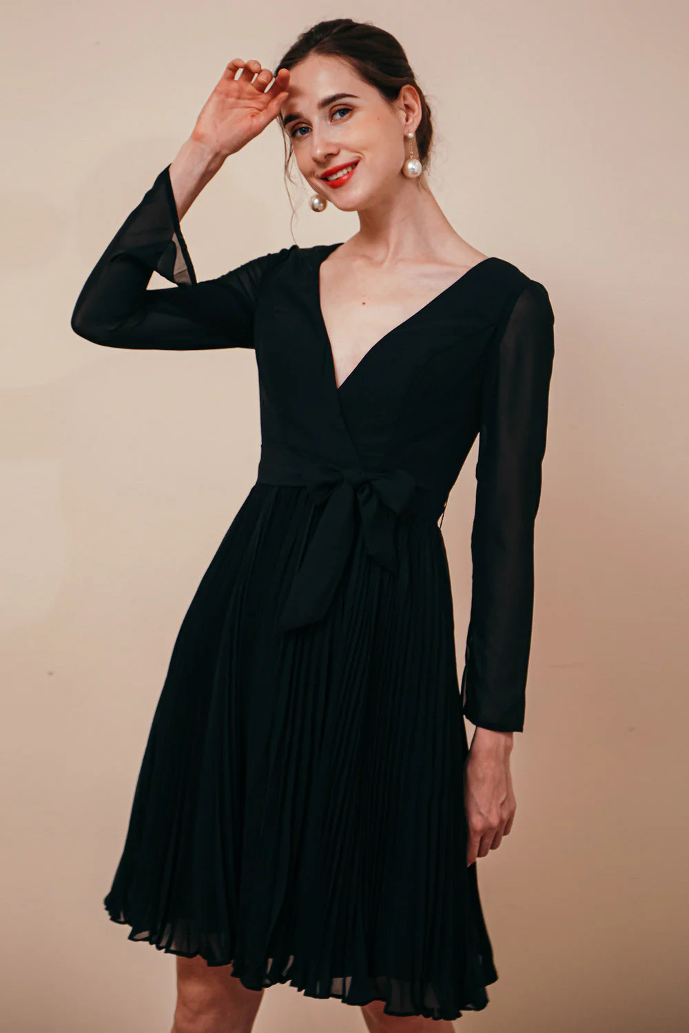 Deep V-neck Long sleeves Bowtie Little Black Dress - Image 5
