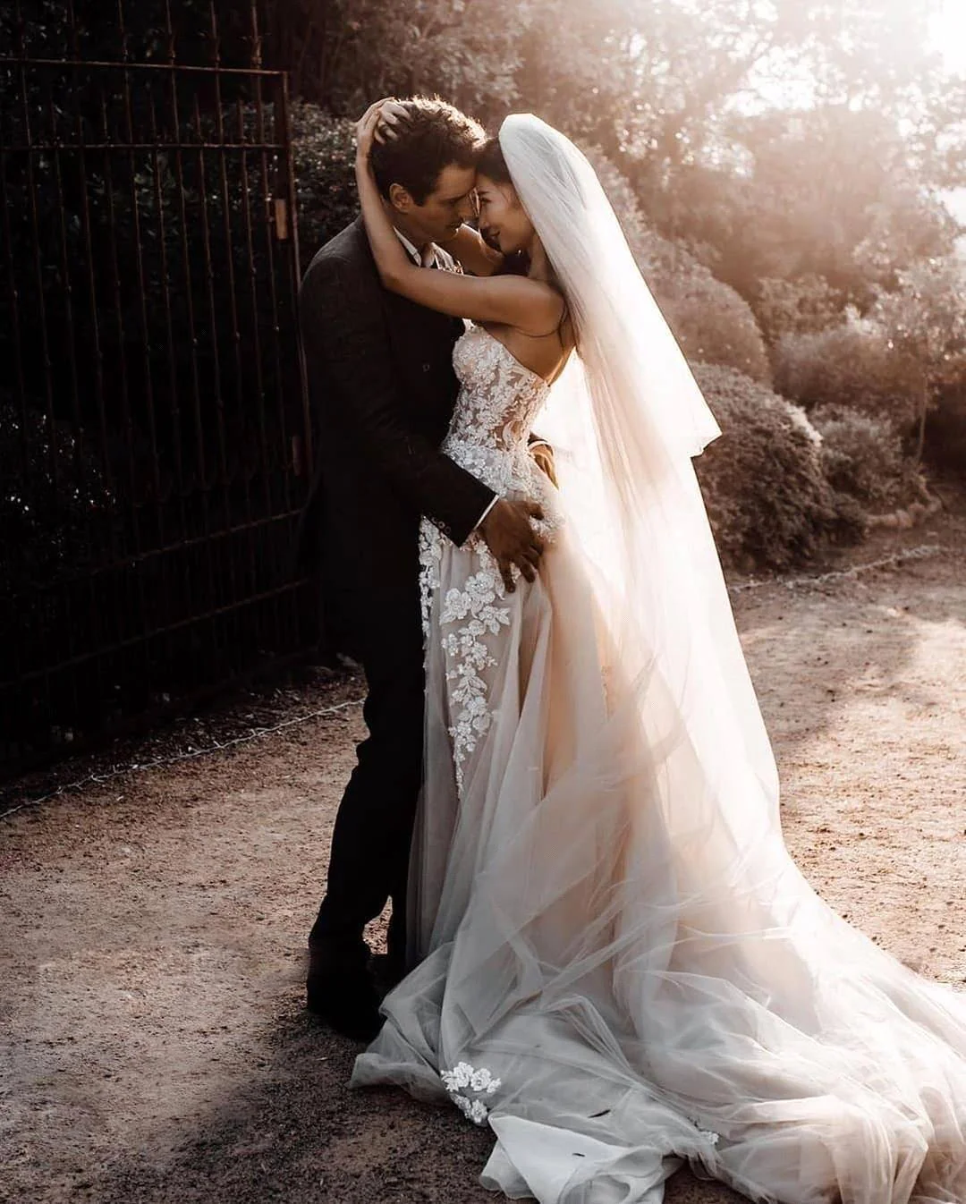 Designer Sweetheart Boho Chic Princess Tulle Lace Wedding Dress - Image 3