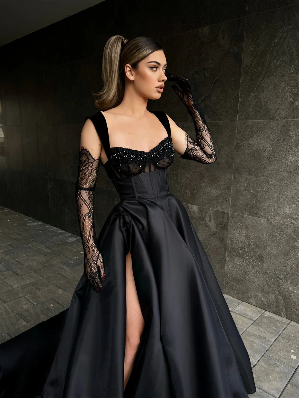 Elegant Long Black Lace Sleeveless Prom Dresses Long Slit Online - Image 2