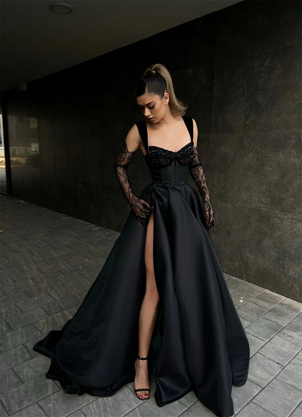 Elegant Long Black Lace Sleeveless Prom Dresses Long Slit Online - Image 3
