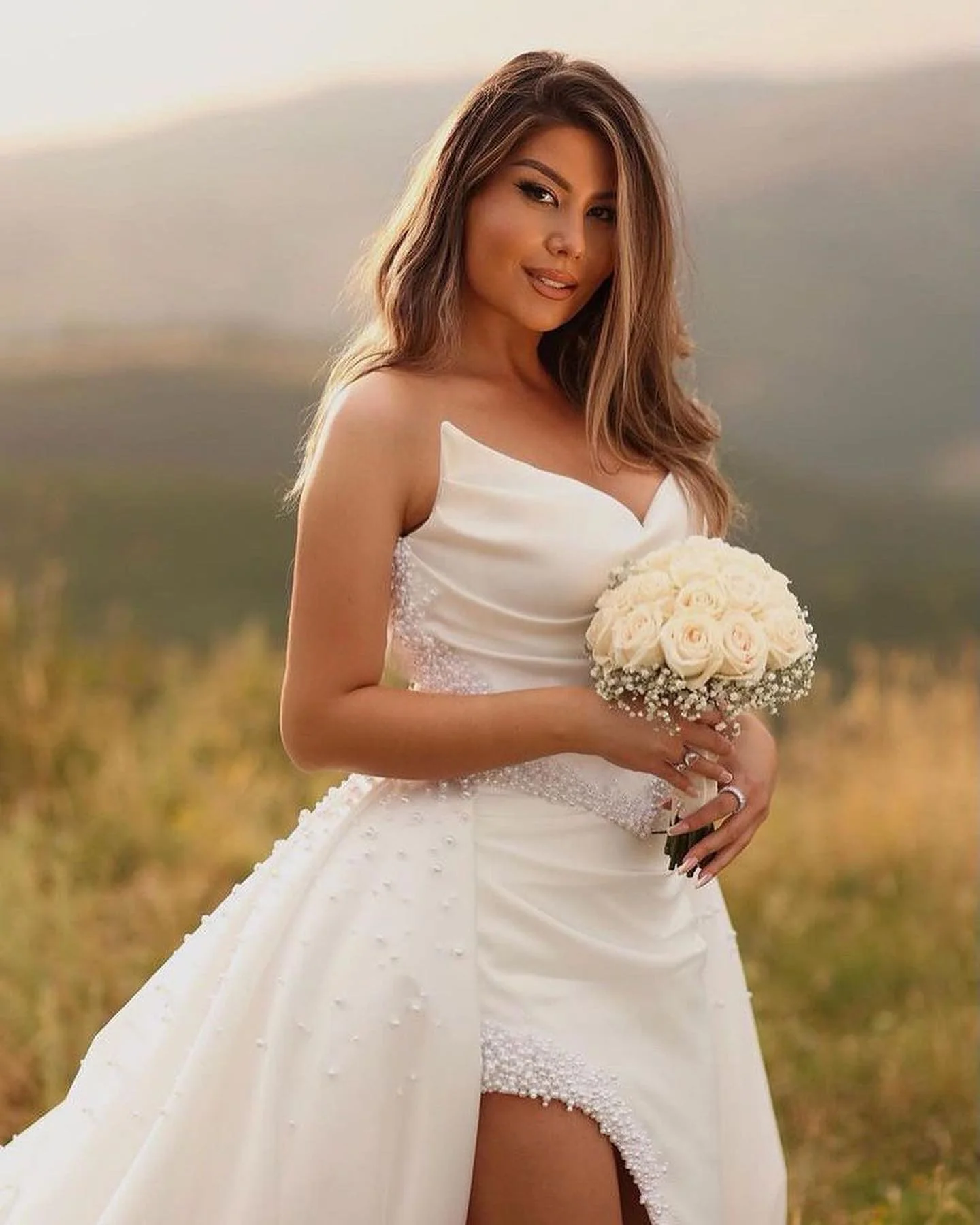 Modern Long White Wedding Dress Hight Split Sleeveless V-neck Satin Bridal Gowns - Image 2